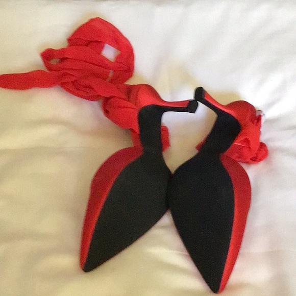 Coutgo Women Red Lace Up Satin Bow Closed Toe Pumps - Picture 4 of 7